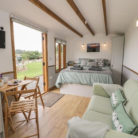 Tan Y Castell Shepherds Hut Llangollen Bagian luar foto
